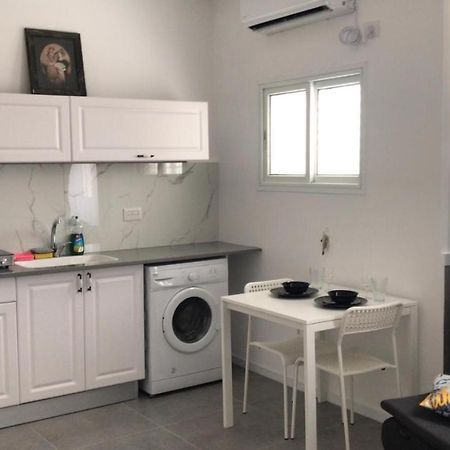 Isramax Low-Cost Apartment Near The Sea. Bat Yam Exterior photo