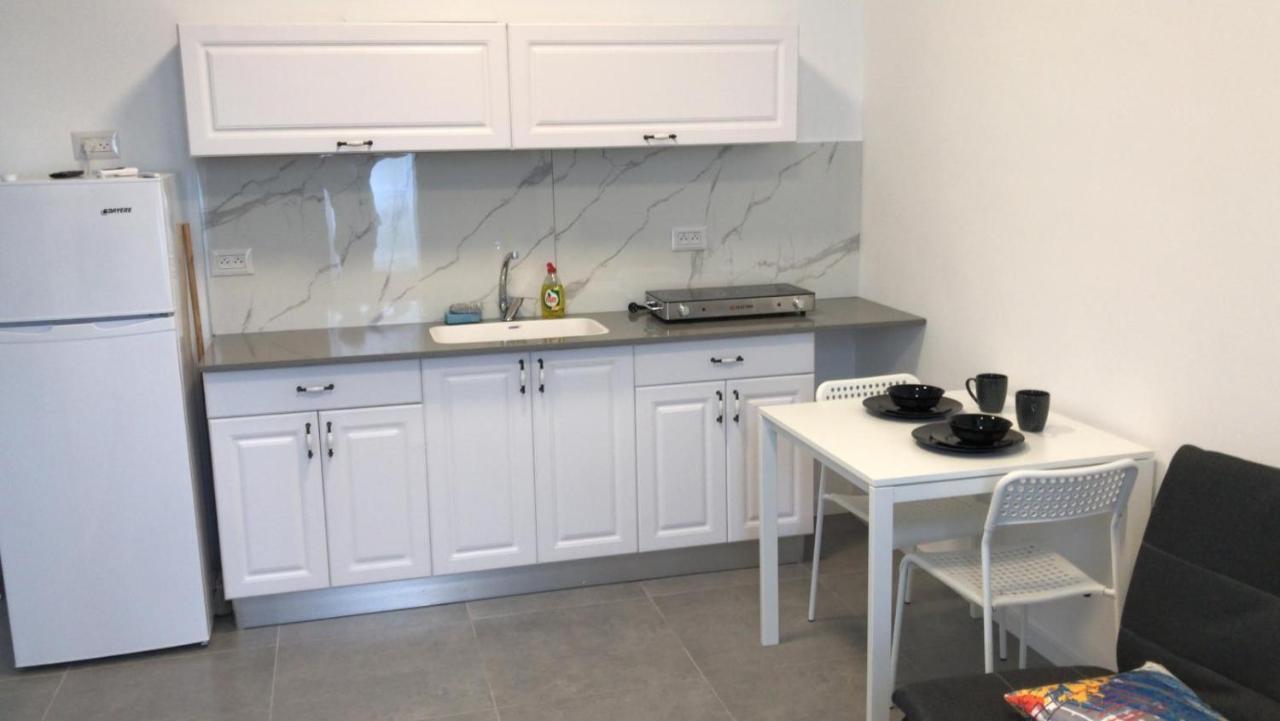 Isramax Low-Cost Apartment Near The Sea. Bat Yam Exterior photo