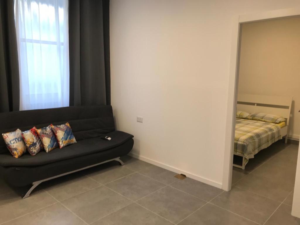 Isramax Low-Cost Apartment Near The Sea. Bat Yam Exterior photo